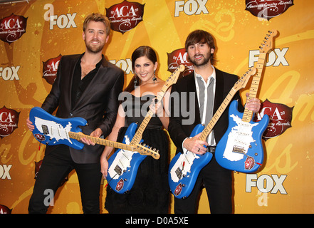 Charles Kelley, Hilary Scott, Dave Haywood von Lady Antebellum Awards 2010 amerikanische Land MGM Grand Garden Arena - Presse Stockfoto