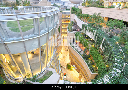 Namba Parks einkaufen/Büro/Entertainment-Komplex in Osaka, Japan. Stockfoto