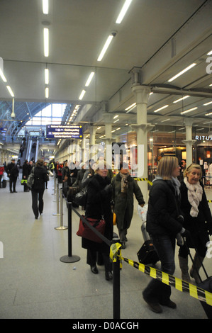 Eurostar Dienstleistungen annulliert. Eurostar abgesagt wegen schlechten Wetters im Vereinigten Königreich alle Leistungen von Kings Cross Stockfoto