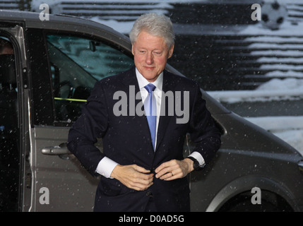Ehemaliger US-Präsident Bill Clinton kommt mit der US-Delegation bei der FIFA-Hauptsitz. Zürich, Schweiz - 01.12.10 Stockfoto
