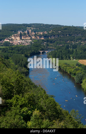 Ansicht des Flusses Dordogne, auf der Suche von Castelnaud in Richtung Beynac Stockfoto