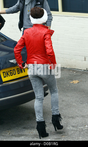 Cheryl Cole kommt bei Fountain Studios in Vorbereitung der X Faktor Finale dieses Wochenende London, England Stockfoto