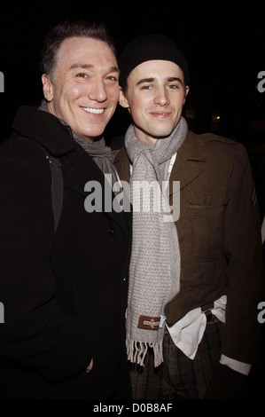 Patrick Page und Reeve Carney erste Vorschau Leistung das Broadway-musical-Produktion von "Spider-Man Turn Off The Dark" auf Stockfoto