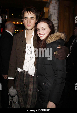 Reeve Carney und Jennifer Damiano erste Vorschau Leistung das Broadway-musical-Produktion von "Spider-Man Turn Off der Stockfoto