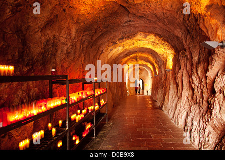 Kerzen-Santuario de Covadonga-Asturien-Spanien Stockfoto