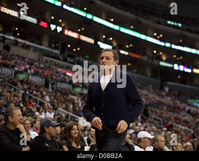 17. November 2012 - Los Angeles, Kalifornien, USA - Disney-CEO, Robert Iger während Beetwen Los Angeles Clippers gegen die Chicago Bulls im Staples Center in Los Angeles, Kalifornien am Samstag 17 November 2012.Los Angeles Clippers gewann das Spiel 101 bis 80. ARMANDO ARORIZO/PI (Credit-Bild: © Armando Arorizo/Pi/Prensa Internacional/ZUMAPRESS.com) Stockfoto