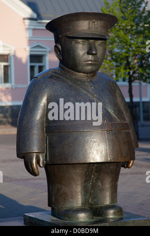 Finnland, Oulu, die Statue "The Policeman". Stockfoto