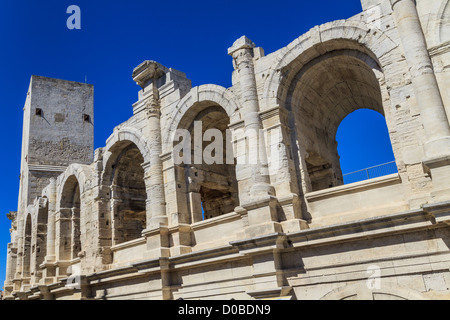 Römische Arena / Amphitheater in Arles, Provence, Frankreich Stockfoto