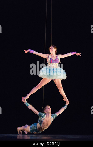 UK-premiere von "Panorama" von Philippe Decouflé Firma DCA, Sadler es Wells Theatre in London. Stockfoto