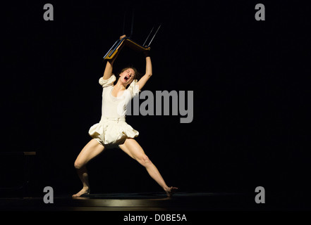 UK-premiere von "Panorama" von Philippe Decouflé Firma DCA, Sadler es Wells Theatre in London. Stockfoto