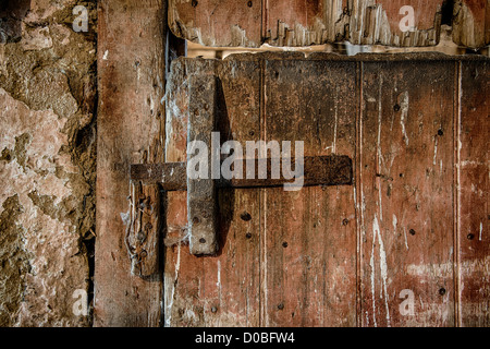 Rustikal und abgenutzte Stalltür. Stockfoto