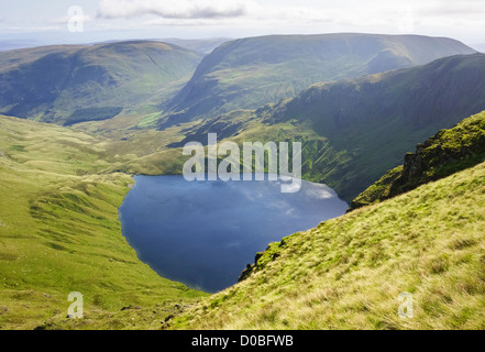 Blea Wasser von High Street mit Harter fiel und Branstree in der Ferne im Lake District Stockfoto