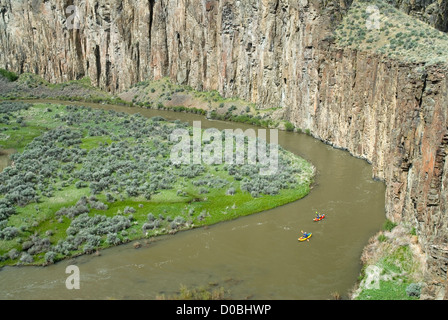 Aufblasbare Kajaks, der Canyon of Idaho East Fork des Owyhee River paddeln. Stockfoto