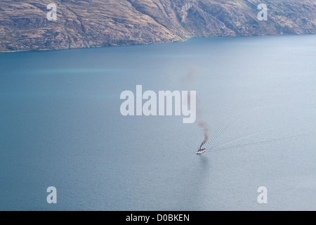 Dampfer TSS Earnslaw Kreuzfahrt auf Lake Wakatipu, in der Nähe von Queenstown, Neuseeland. Stockfoto