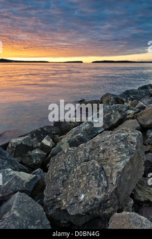 Sonnenuntergang über Besitz Sound, Mukilteo, Washington, USA Stockfoto