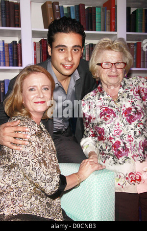 Eve Plumb (Jan von The Brady Bunch), Manuel Herrera und Dr. Ruth Westheimer Eröffnungsabend der Off-Broadway-Produktion von Stockfoto