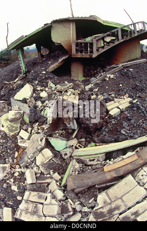 Alle, die Reste eines Hauses durch einen Vulkanausbruch überrannt Stockfoto