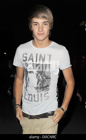 X Factor Kandidat Liam Payne Boy band "One Direction" eine Studio verlassen. London, England - 11.10.10 Stockfoto