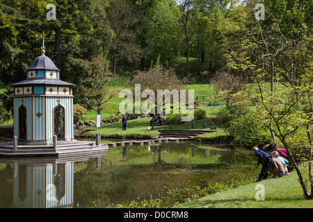 TÜRKISCHEN PAVILLON IN FLORAL PARK VILLAGE APREMONT-SUR-ALLIER EINE SCHÖNSTEN DÖRFERN FRANKREICH CHER (18) FRANKREICH Stockfoto