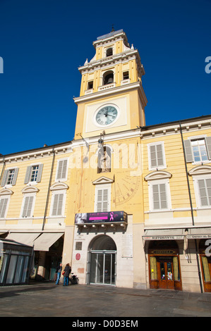 Sonnenuhr (1829), der Palazzo del Governatore Palast Piazza Garibaldi Platz zentrale Parma Stadt Emilia-Romagna Region Mittelitaliens Stockfoto