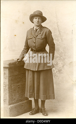 Weltkrieg eine Postkarte eines Mitglieds der Queen Mary Armee Hilfskorps Stockfoto