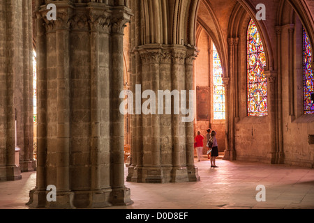 DOPPELTEN CHORUMGANG KATHEDRALE SAINT-ETIENNE IN BOURGES JUWEL GOTISCHER ARCHITEKTUR ALS WORLD HERITAGE SITE UNESCO CHER FRANKREICH Stockfoto