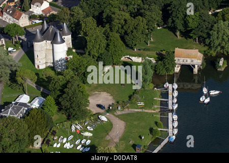 DAS CHATEAU DES TOURELLES UND DIE ALTE MÜHLE EHEMALIGE WASSERMÜHLE UND NAUTISCHE BASIS VON VERNON EURE (27) NORMANDIE FRANKREICH Stockfoto