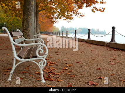 Promenade am Plattensee im Herbst, Ungarn Stockfoto