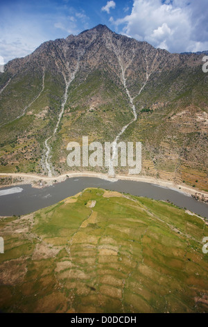 Biegen Sie im Fluss Kunar Stockfoto