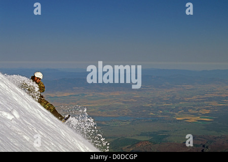 Der schnelle Weg nach unten Nordwand des Mount Shasta Stockfoto