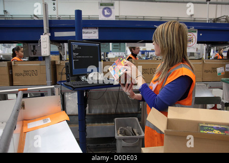 LOGISTIK-DREHSCHEIBE DES INTERNET SALES CORPORATION AMAZON.COM SARAN LOIRET (45) Stockfoto