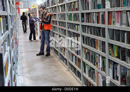 LOGISTIK-DREHSCHEIBE DES INTERNET SALES CORPORATION AMAZON.COM SARAN LOIRET (45) Stockfoto