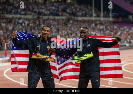 Christian Taylor (USA) - L - gold Medalist und Will Claye (USA)-Silber im Dreisprung der Männer bei Olympischen Spielen, London Stockfoto