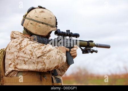 United States Marine soll eine ausgewiesenen Scharfschütze-Gewehr, Mardscha, Afghanistan Stockfoto