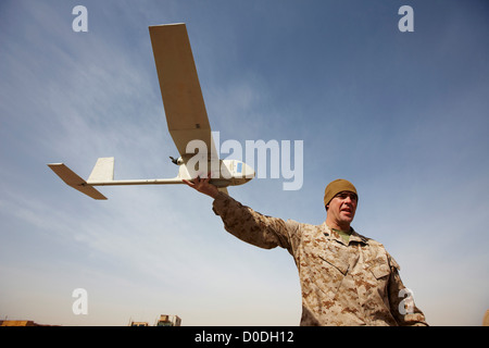 United States Marines montieren Aerovironment RQ-11 Raven-B unbemannten vorwärts operating Base in Afghanistan Stockfoto