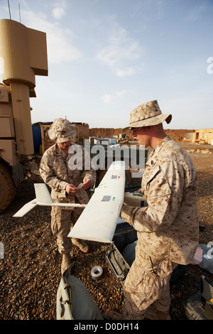 United States Marines montieren Aerovironment RQ-11 Raven-B unbemannten vorwärts operating Base in Afghanistan Stockfoto