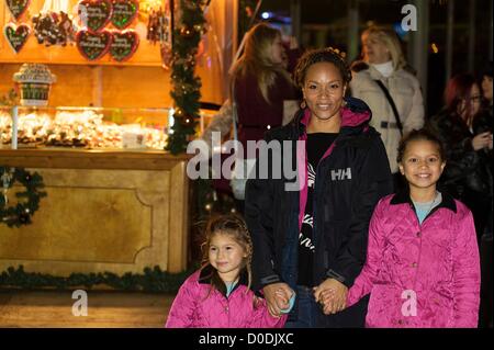 Angela Griffin besucht die Opening Night der Hyde Park Winter Wonderland 2012 am 22.11.2012 im Hyde Park, London. Personen im Bild: Angela Griffin. Bild von Julie Edwards Stockfoto