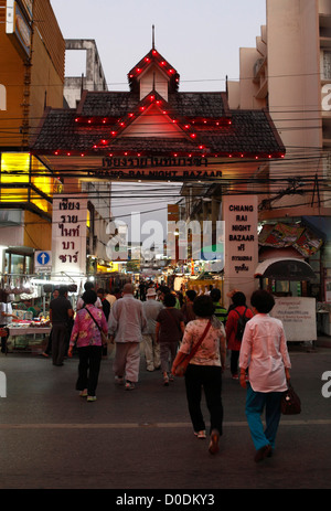 Eingang zum Nachtmarkt, Night Bazaar, Chiang Rai, Thailand, Asien Stockfoto