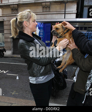 Zoe Ball verlässt den BBC Radio 2 Studios London, England Stockfoto