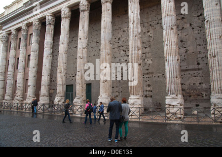 Tempel di Adriano den Tempel des Hadrian am Piazza di Pietra square Centro Storico der Altstadt Rom, Lazio, Italien Stockfoto