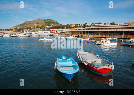 Porto di Pozzuoli Hafengebiet Hafen der antiken Puteoli in Campi Flegrei Bereich La Campania Region Italien Südeuropa Stockfoto