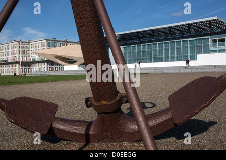ANKERN SIE VOR ANDRE MALRAUX MUSEUM MODERNER KUNST AM EINGANG HAFEN IN DER NÄHE VON HAFENMEISTER BÜRO LE HAVRE SEINE-MARITIME (76) Stockfoto