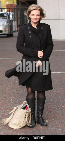 Sharon Small außerhalb der ITV Studios London, England - 03.11.10 Stockfoto