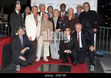 Roger Williams, Mickey und Jan Rooney, Diane Ladd, Jim Ladd und Bob Barker, Eric Garcetti und Tom Lebonge zum 50. Jahrestag Stockfoto