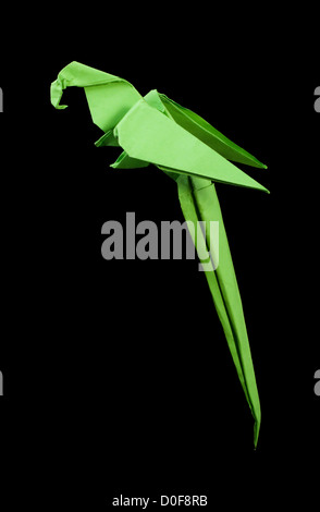 Papier Papagei schwarz isoliert. Gefaltete Origami-Stil. Stockfoto