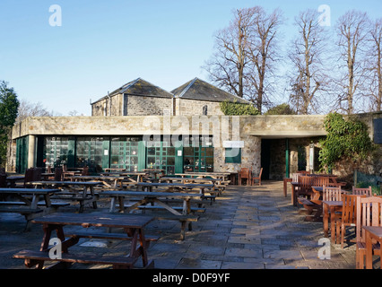 Späten Herbst Blick auf die Terrassen-Café in der Royal Botanic Garden Edinburgh Schottland Stockfoto