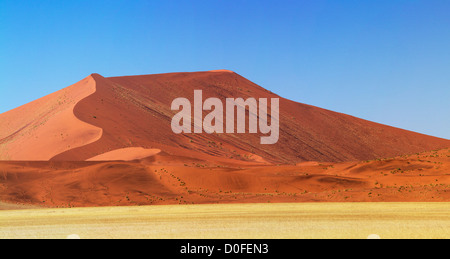 Wandernden Dünen von Sossuvlei in Namibia Stockfoto