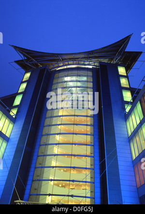 St. Davids & Spa Hotel Main Fassade nachts Cardiff Bay South Wales UK Stockfoto