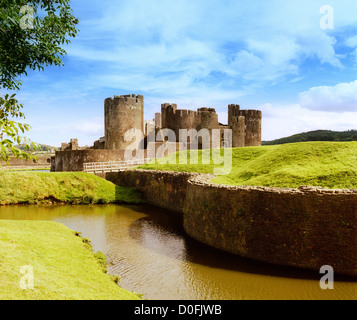 Caerphilly Castle in Süd-Wales aus dem Nordosten Stockfoto