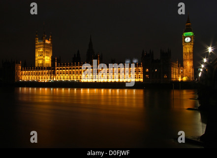 Nacht Schuss der Houses of Parliament und Big Ben Stockfoto